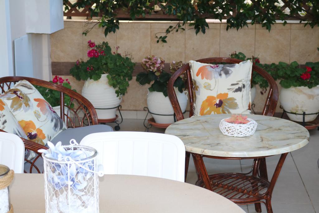 Golden Suites โอฟรีนีออน ภายนอก รูปภาพ