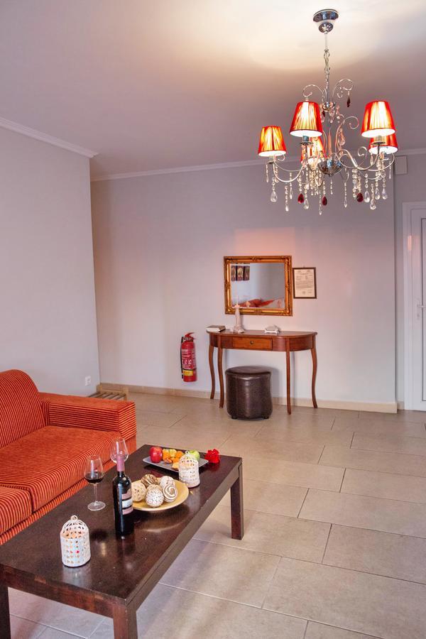 Golden Suites โอฟรีนีออน ภายนอก รูปภาพ